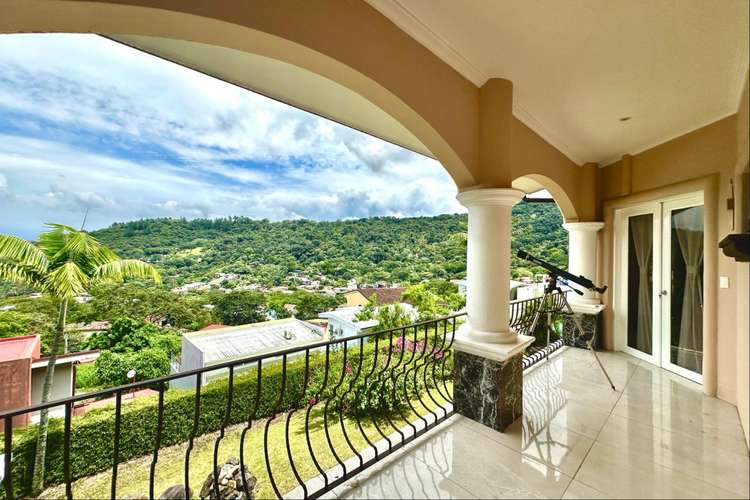 Se vende casa de lujo con piscina y cine en Rio Oro, Santa Ana (FAU) - Imagen 17