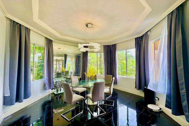 Se vende casa de lujo con piscina y cine en Rio Oro, Santa Ana (FAU) - Imagen 4