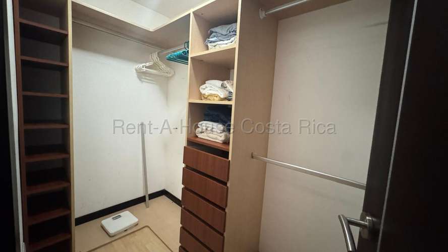 Apartamento amueblado de 2 habitaciones en Santa Ana IP