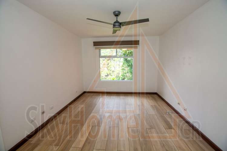 2010 / Alquiler o venta / Pinares / Balcón al bosque /Amplio / 140mts