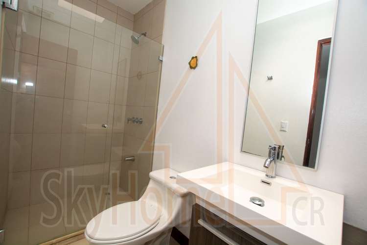 2010 / Alquiler o venta / Pinares / Balcón al bosque /Amplio / 140mts