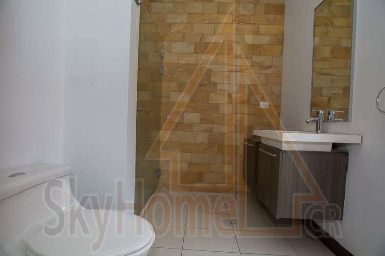 2010 / Alquiler o venta / Pinares / Balcón al bosque /Amplio / 140mts