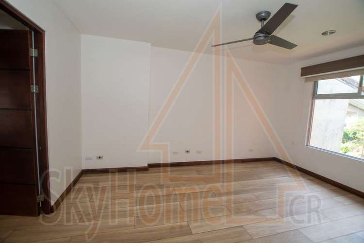 2010 / Alquiler o venta / Pinares / Balcón al bosque /Amplio / 140mts