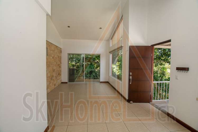 2010 / Alquiler o venta / Pinares / Balcón al bosque /Amplio / 140mts