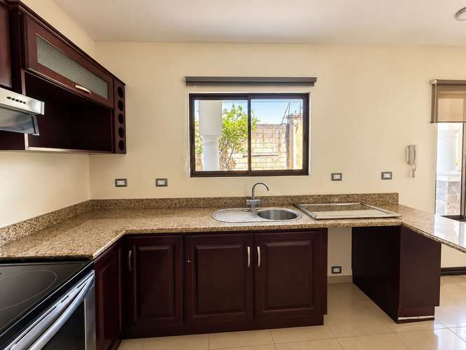 ALQUILER DE CASA SEMIAMUEBLADA EN CONDOMINIO LA LADERA – BARRIAL DE HEREDIA - Imagen 6