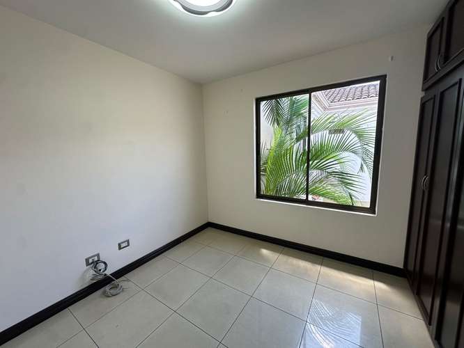 ALQUILER DE CASA SEMIAMUEBLADA EN CONDOMINIO LA LADERA – BARRIAL DE HEREDIA - Imagen 15
