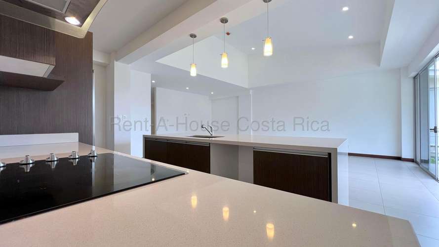 Exclusivo penthouse en venta en San Rafael, Escazú, con terraza y amenidades de lujo IP - Imagen 4