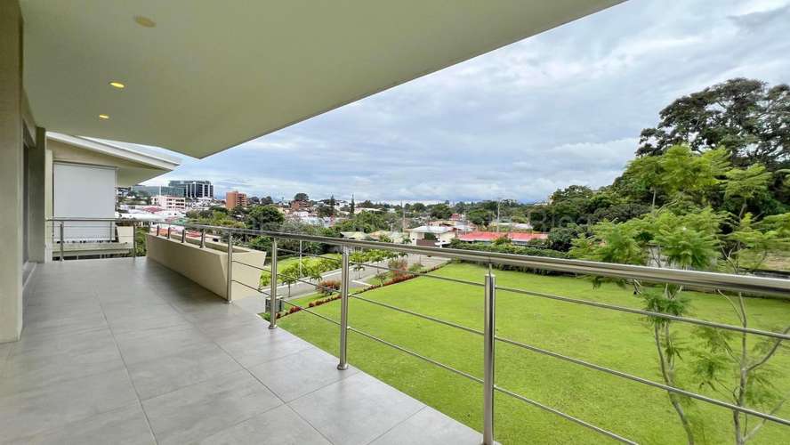 Exclusivo penthouse en venta en San Rafael, Escazú, con terraza y amenidades de lujo IP - Imagen 5