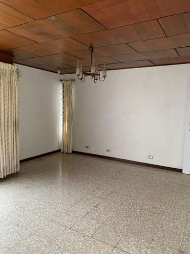 525545 / Casa en venta / Curridabat / 4 habitaciones / Terraza y amplio jardín - Imagen 13