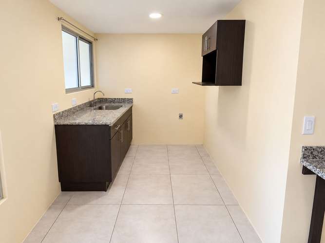 Casa con apartamentos en residencial, Guayabos, Curridabat - Imagen 15