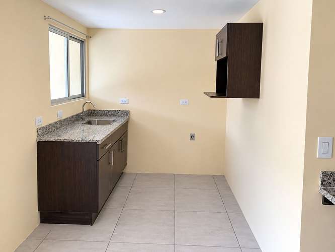 Apartamentos y casa para inversión en Guayabos, Curridabat - Imagen 12