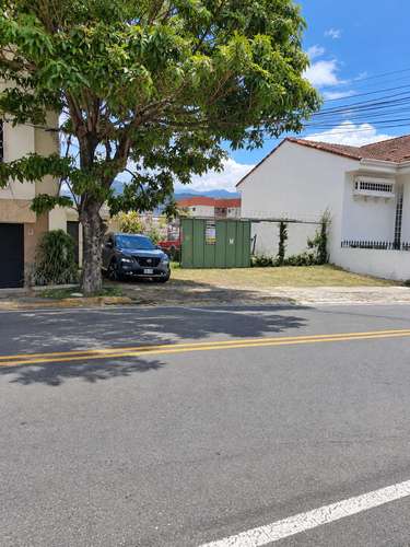 Tu casa? Tu oficina? Uso de suelo mixto Trejos montealegre,  venta $ - Imagen 12