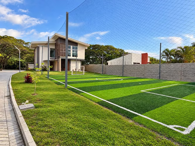 Casa en alquiler en condominio en Santa Ana, Condominio Distrito 5.