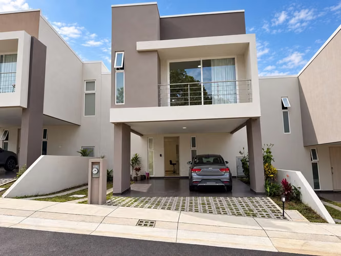 SE ALQUILA CASA EN CONDOMINIO EN SANTA ANA | CONDOMINIO NASARA. 