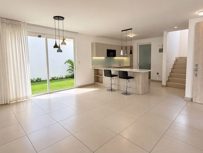 SE ALQUILA CASA EN CONDOMINIO EN SANTA ANA | CONDOMINIO NASARA. 