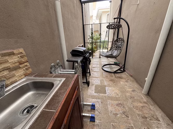 Se Alquila Casa en Condominio, Sánchez, Pinares, Curridabat. 