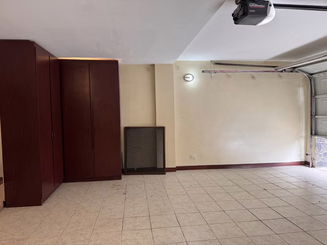 Se Alquila Casa en Condominio, Sánchez, Pinares, Curridabat. 
