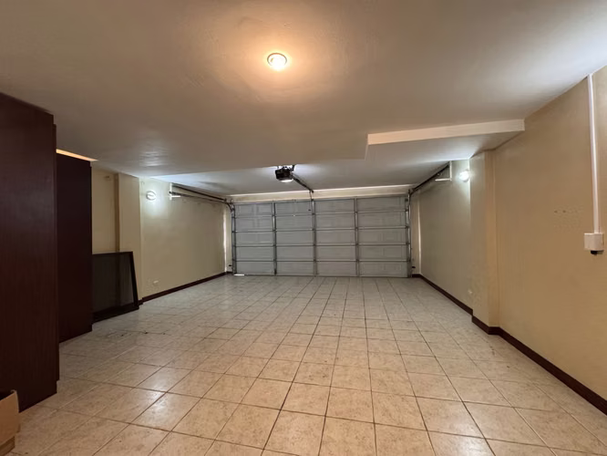 Se Alquila Casa en Condominio, Sánchez, Pinares, Curridabat. 