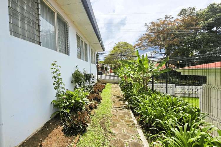 VENDO CASA + APARTAMENTO EN MONTES DE OCA. - Imagen 6