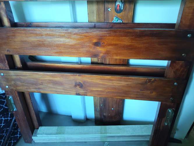 Cama de madera y super bien estado.. Sin colchón  - Imagen 4