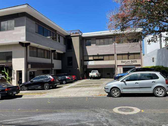 Su oficina en exc lugar trejos montealegre en edificio piso 3 renta $2600 más iv - Imagen 1