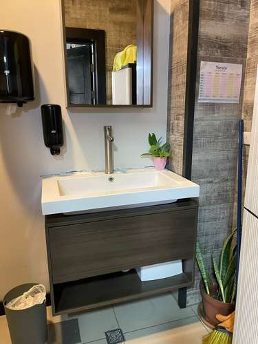 Su oficina en exc lugar trejos montealegre en edificio piso 3 renta $2600 más iv - Imagen 3