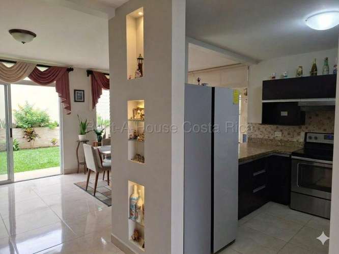 Se Vende Casa en Sabanilla de Montes de Oca - Imagen 10