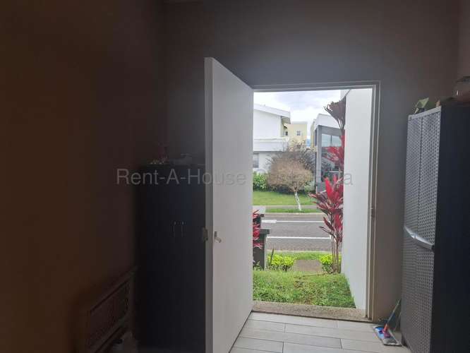 Se Vende Casa en Sabanilla de Montes de Oca - Imagen 3