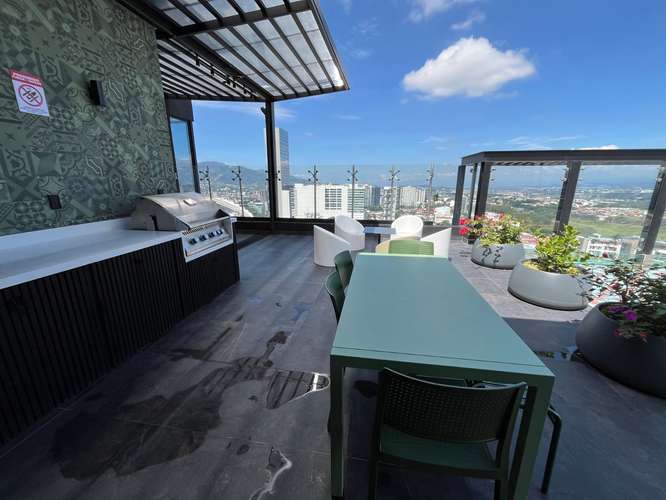 YA Exclusivo apartamento amueblado en Sky Rohrmoser con vistas a las montañas y amenidades de lujo - Imagen 13