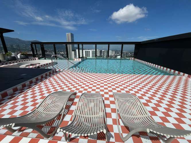 YA Exclusivo apartamento amueblado en Sky Rohrmoser con vistas a las montañas y amenidades de lujo - Imagen 10
