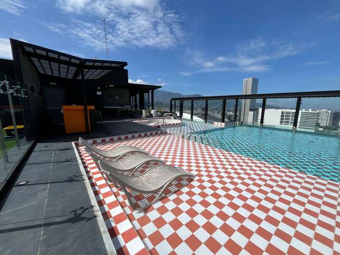 YA Exclusivo apartamento amueblado en Sky Rohrmoser con vistas a las montañas y amenidades de lujo - Imagen 12