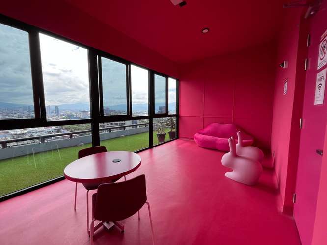 YA Exclusivo apartamento amueblado en Sky Rohrmoser con vistas a las montañas y amenidades de lujo - Imagen 19