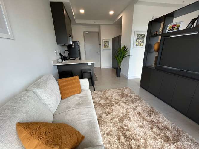 YA Exclusivo apartamento amueblado en Sky Rohrmoser con vistas a las montañas y amenidades de lujo - Imagen 2