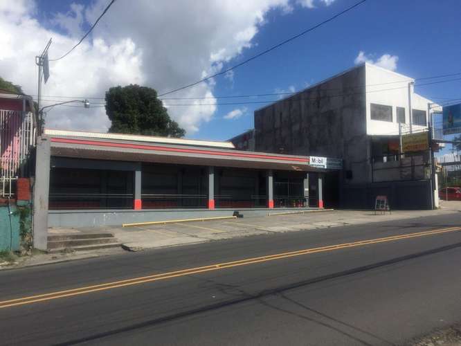  ¡OPORTUNIDAD!  SE VENDEN LOCALES COMERCIALES A PRECIO REBAJADO CON INQUILINOS RENTABLES