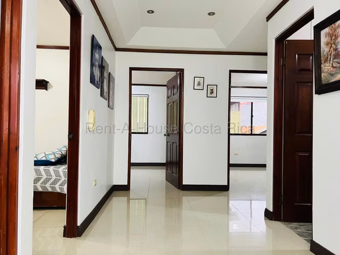 CASA GRANDE EN VENTA EN SAN PABLO DE HEREDIA | 7 HABITACIONES, 4 VEHÍCULOS - Imagen 10