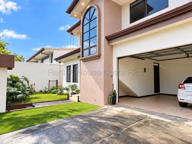 CASA GRANDE EN VENTA EN SAN PABLO DE HEREDIA | 7 HABITACIONES, 4 VEHÍCULOS