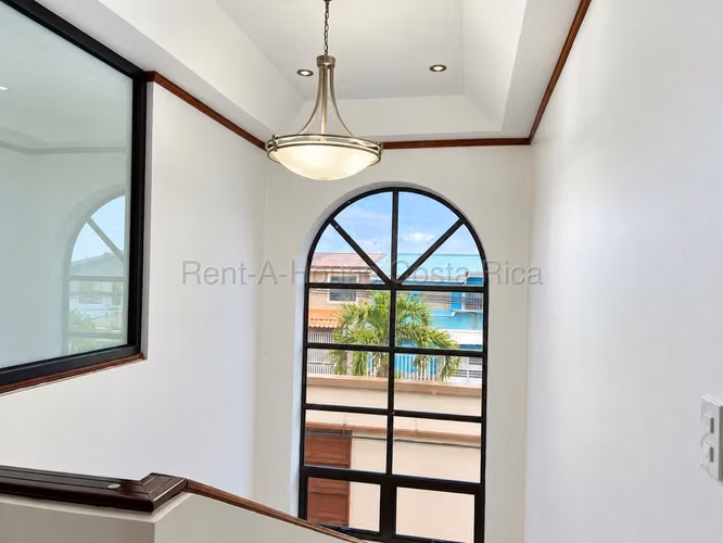 CASA GRANDE EN VENTA EN SAN PABLO DE HEREDIA | 7 HABITACIONES, 4 VEHÍCULOS - Imagen 9