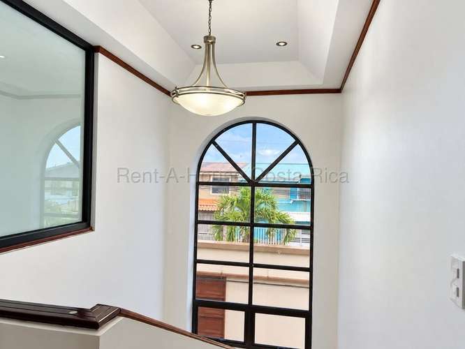 Venta de amplia casa con 7 dormitorios en San Pablo, Heredia - Imagen 6
