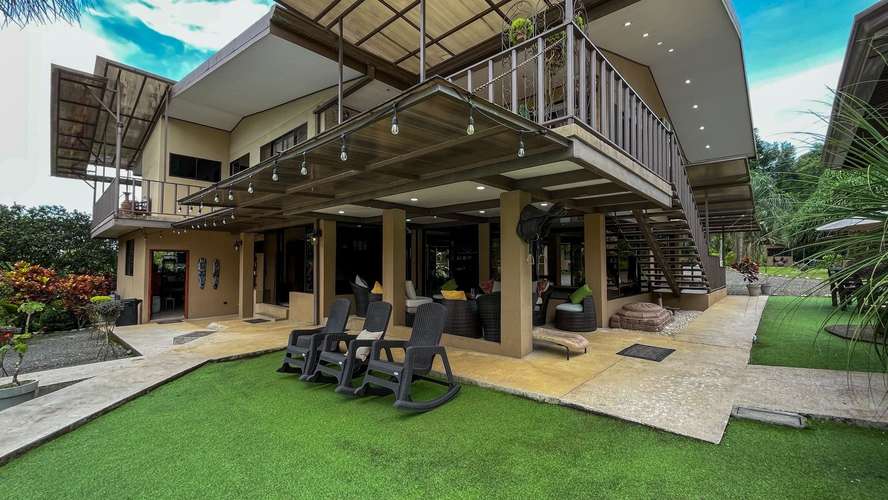 SE VENDE RANCHO EN SARAPIQUÍ | 3,3 HECTÁREAS CON CASA, PISCINA Y MÚLTIPLES INSTALACIONES