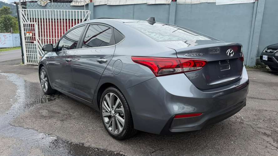 Hyundai accent 