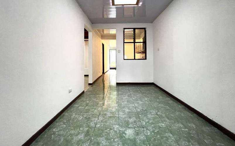 CASA CON 5 HABITACIONES + OFICINA Y 4 BAÑOS SABANILLA ¢600.000 MENSUALES + DEPOSITO - Imagen 5