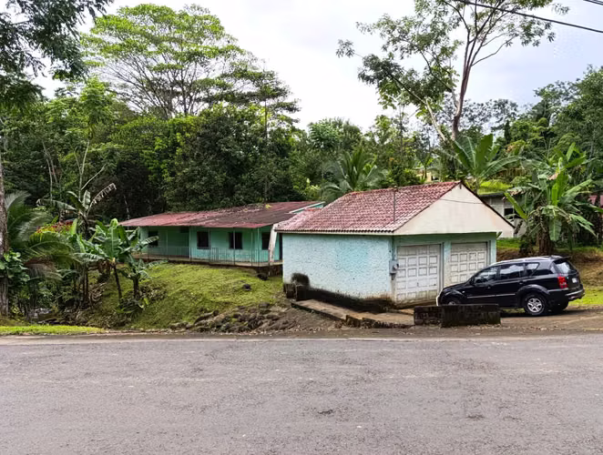 Gran oportunidad en Chachagua: amplia propiedad con casa para remodelar y vistas a las montañas