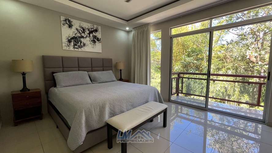 Se alquila casa en condominio en Ciudad Colón, amoblado | 2 habitaciones | Naturaleza, amplitud y tranquilidad - Imagen 11