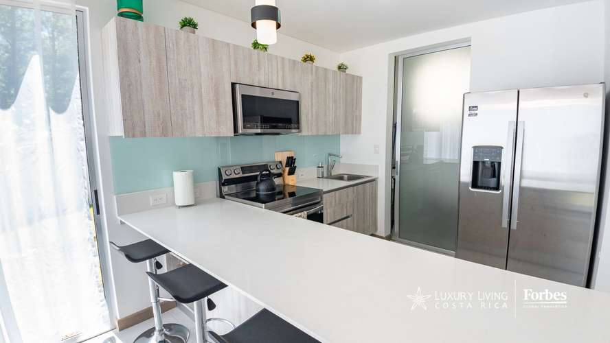 21565 - Casa esquinera de 3 habitaciones amueblada con patio en Cariari - Imagen 4