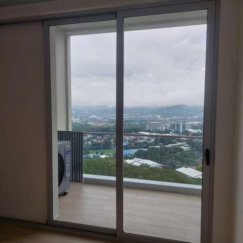 Se alquila apartamento en Río Oro de Santa Ana. Vistas espectaculares.