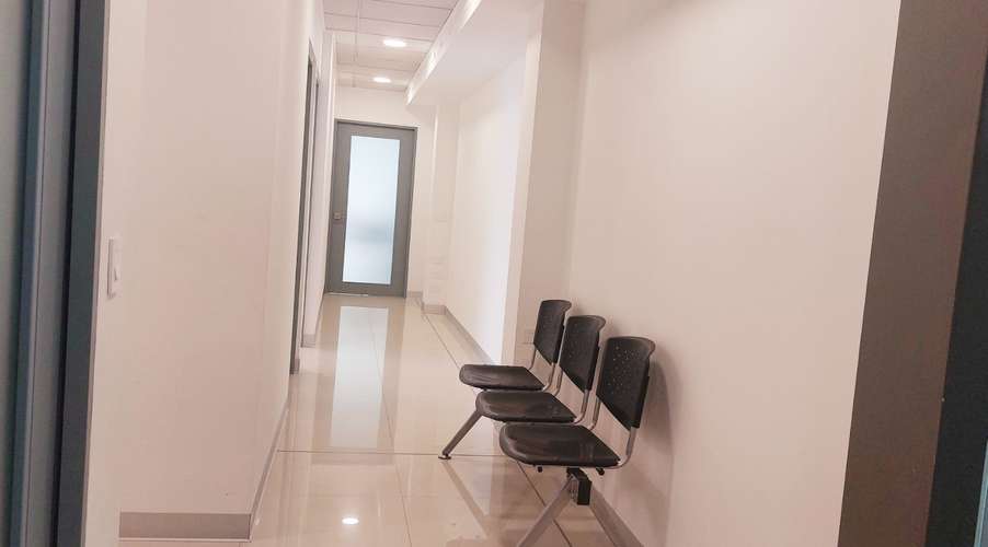 Se alquila consultorio médico en Río Oro de Santa Ana | 45 m² | $1.300 + IVA - Imagen 5