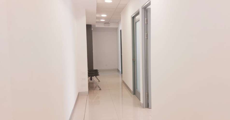 Se alquila consultorio médico en Río Oro de Santa Ana | 45 m² | $1.300 + IVA - Imagen 3