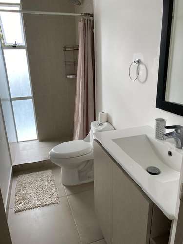 Casa amoblada en alquiler en Santa Ana | 2 habitaciones y jardín