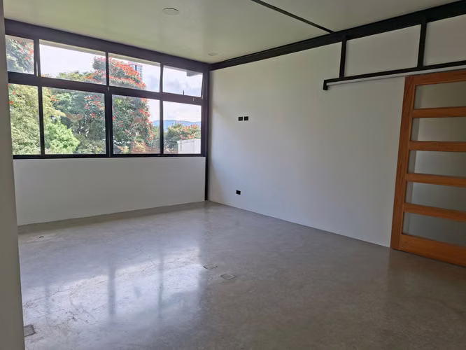 Local 200 m2 Tercer piso de Edificio Barrio Escalante - Imagen 5