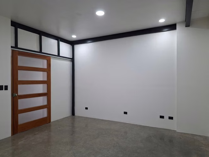Local 200 m2 Tercer piso de Edificio Barrio Escalante - Imagen 12